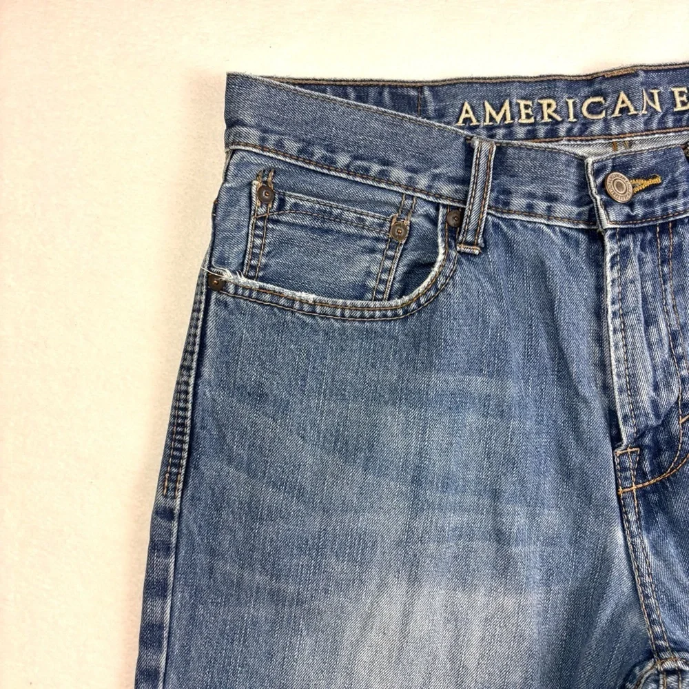 American Eagle Men’s Med Wash Lowrise‎ Faded Whiskered Denim Jean Size 32X34